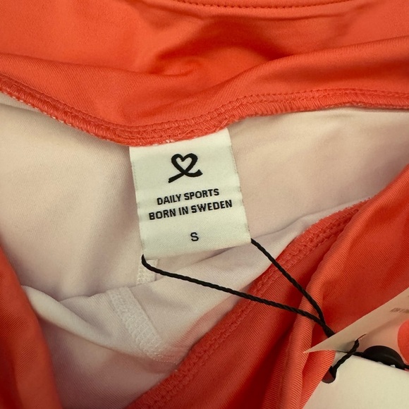 Daily Sports Sweden womens skort Skirt Coral Pink NWT Pickleball Tennis small - Picture 3 of 4